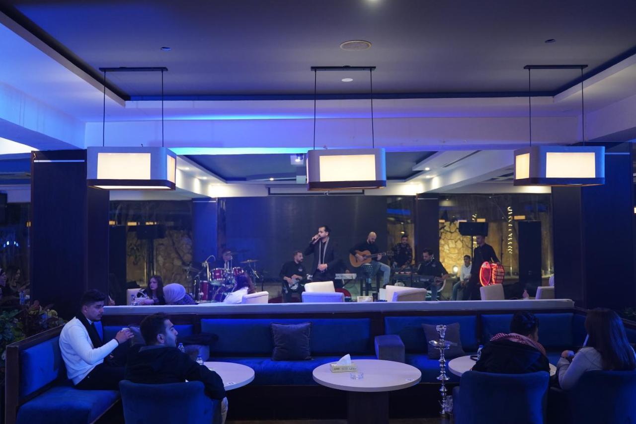 Al Joude Hotel Ирбид Экстерьер фото